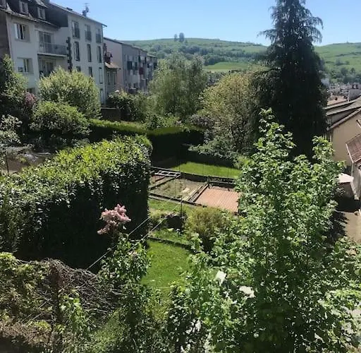 Centre Terrasse Jardin Garage Chez Priscilla Aurillac